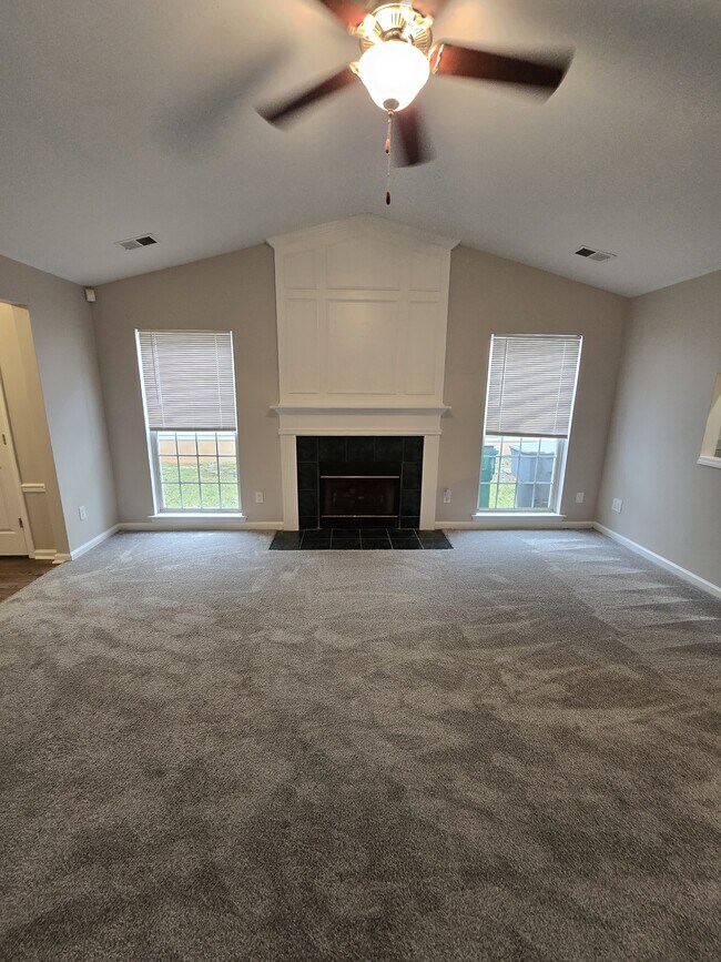 Foto del edificio - 7434 Stone Mountain Ct