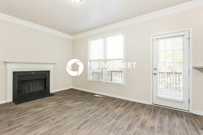 Foto del edificio - 4 Bedroom Pet-Friendly Home in GREENSBORO, NC with Main Street Renewal