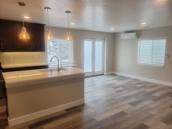Building Photo - Modern Basement Apartment in Herriman