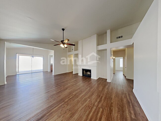 Building Photo - 11428 W Dana Lane