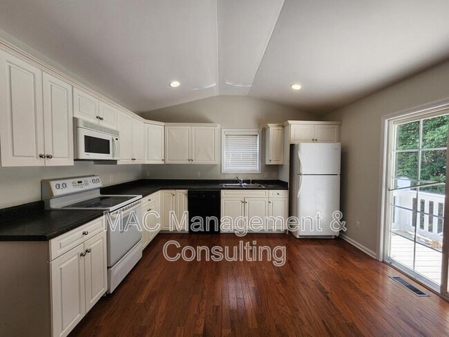 Foto del edificio - 916 Bill Smith Rd
