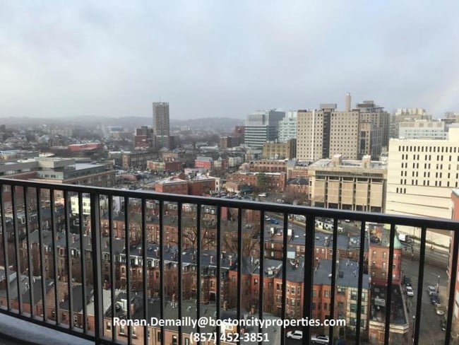 Building Photo - bedroom in Boston MA 02120