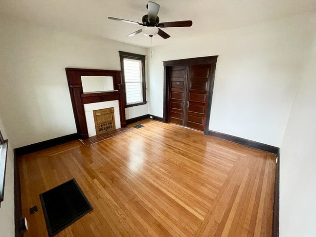 Building Photo - 4518 Ashland Ave
