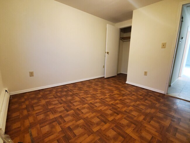 Building Photo - 104 Bergen Ave