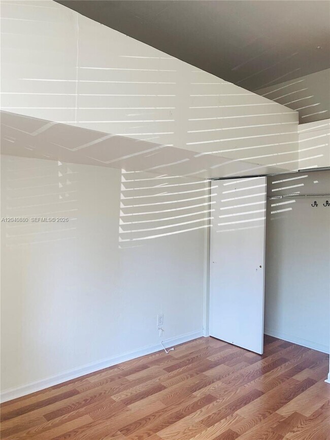 Building Photo - 2715 Tigertail Ave