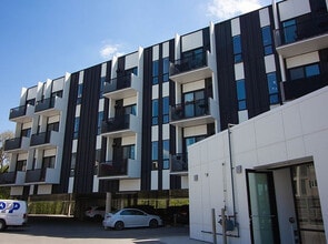 Building Photo - 703 St. Annes Apartment