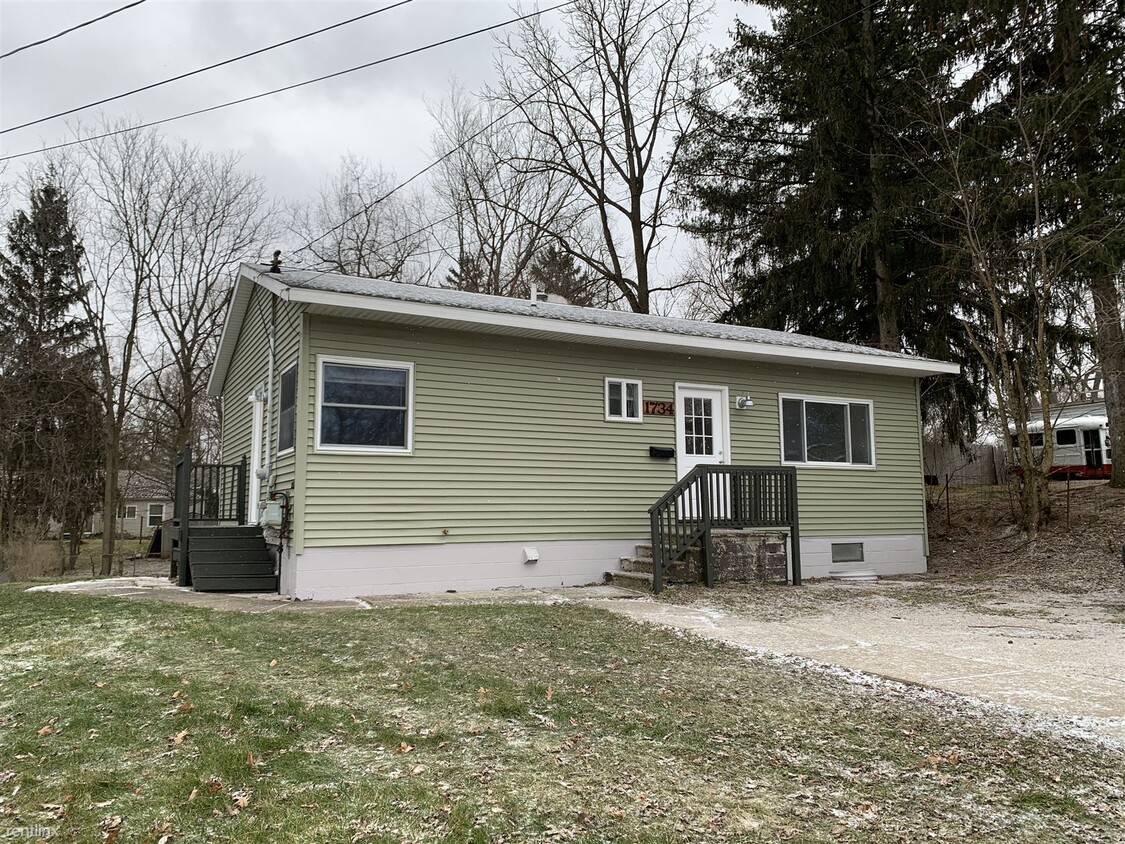 Primary Photo - 3 br, 1 bath Apartment - 1734 Sunnyside Dr