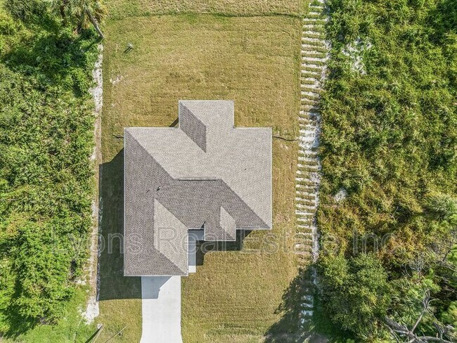 Foto del edificio - 19053 Wilton Ave