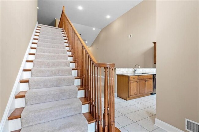 Building Photo - 1526 Staunton Dr