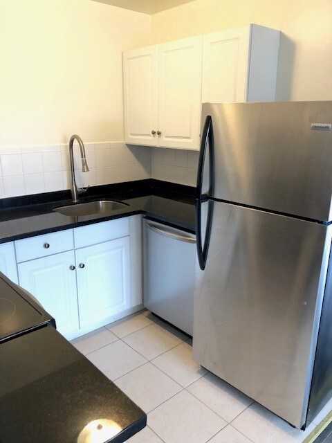 Building Photo - Modern Inner Sunset 2 Bedroom w/Parking