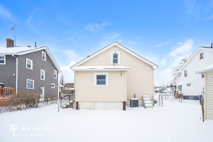 Foto del edificio - 2305 E 33rd St