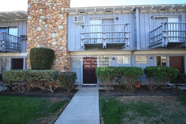 Photo - 315 N Acacia Ave House