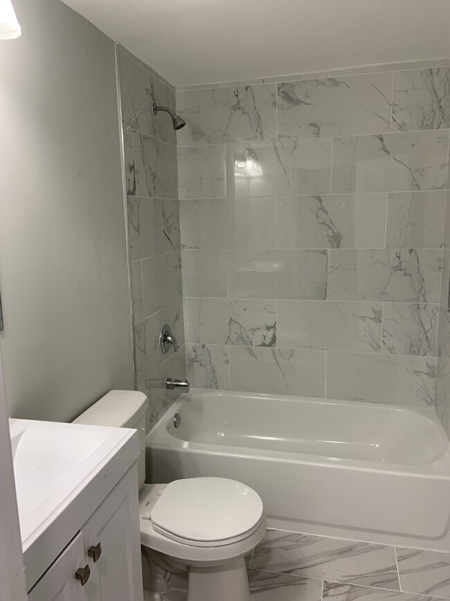 BATHROOM - 3 Ling St