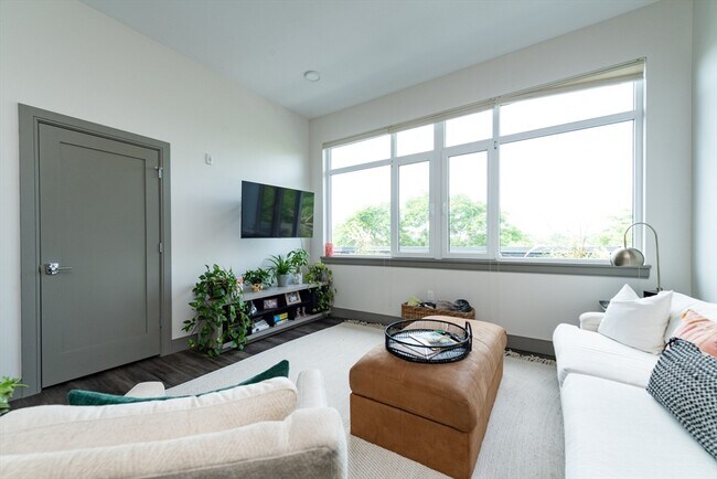 Foto del edificio - 408 Mystic Ave