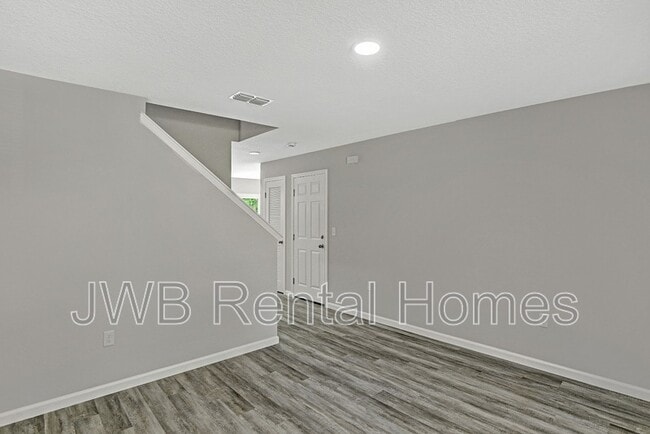 Building Photo - 8120 Mariner St