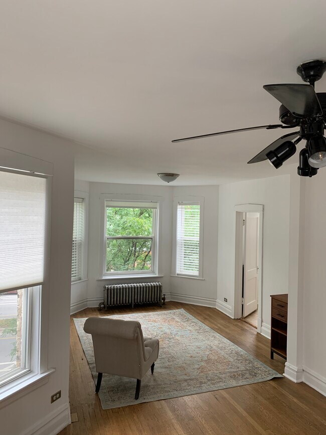 Foto del edificio - 1723 N Kedzie Ave