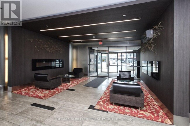 Photo du bâtiment - 1185 The Queensway