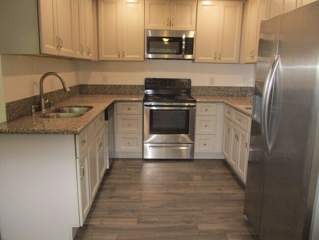 Foto del edificio - Desirable Chula Vista 2 Bedroom 2 Bath Condo!