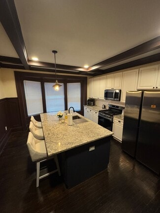 Building Photo - The Proy Apartments