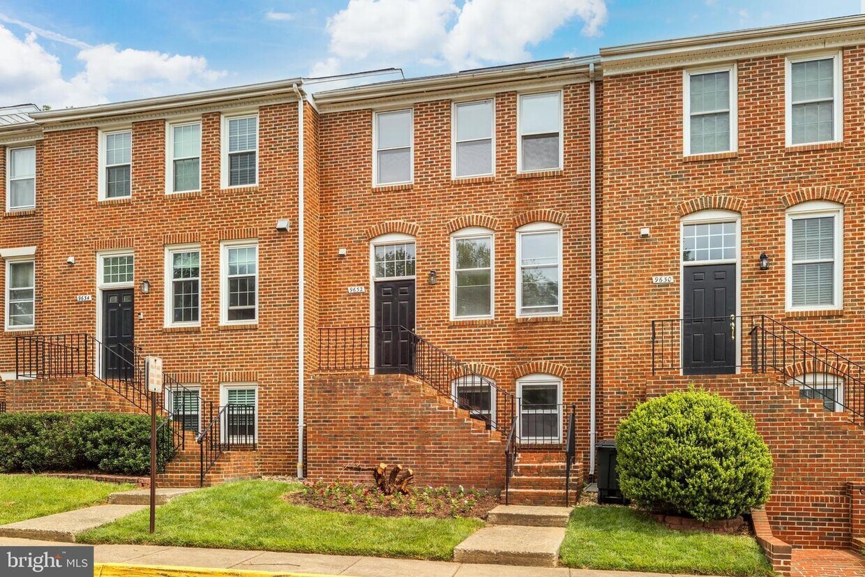 Primary Photo - 9632 Sutton Green Ct