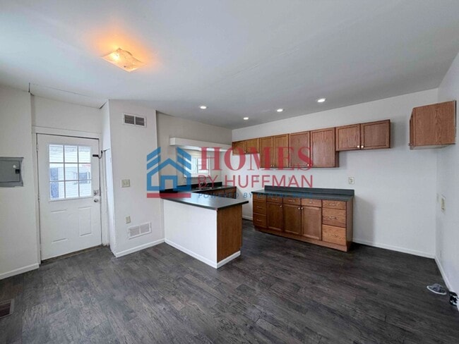 Building Photo - Two Bedroom House | Deposit Special $500