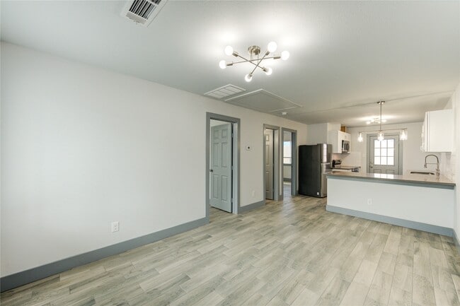 Building Photo - 3112 Wentworth St