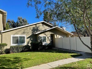 Building Photo - 13613 Comuna Dr