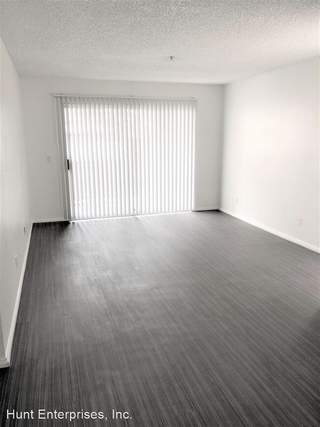 Foto del edificio - 8014 Mango Ave