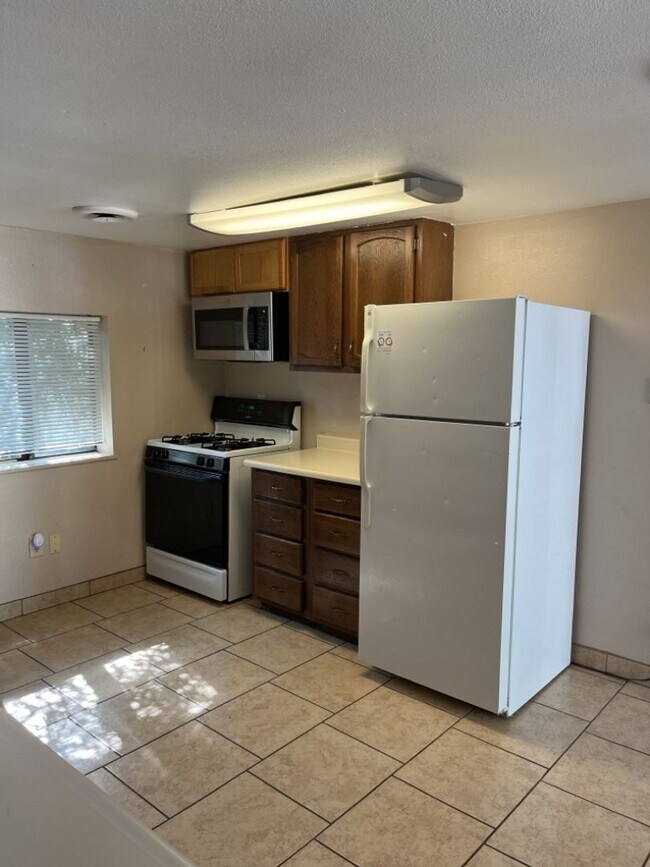 Foto del edificio - STUDENTS WELCOME! Spacious Ranch Home Across from City Park!