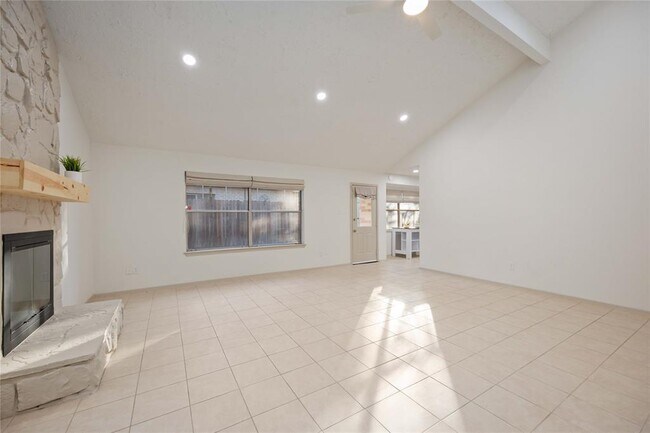 Foto del edificio - 2623 Radcliffe Dr