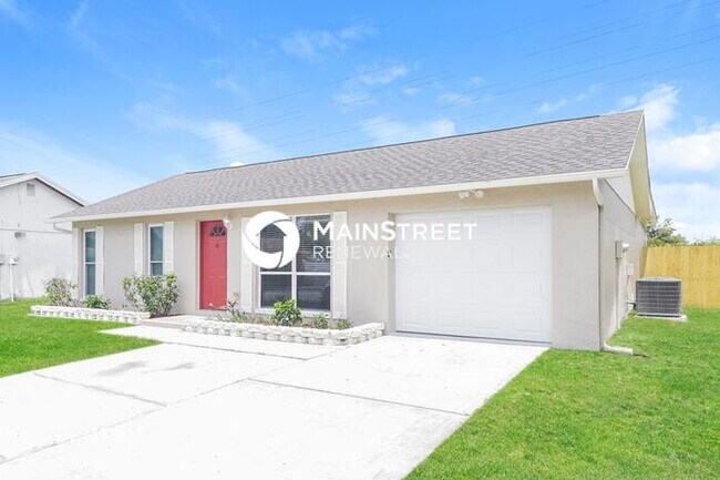 Building Photo - 3 Bedroom Pet-Friendly Home in NEW PORT RI...