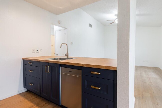 Foto del edificio - 706 Ramble Ln