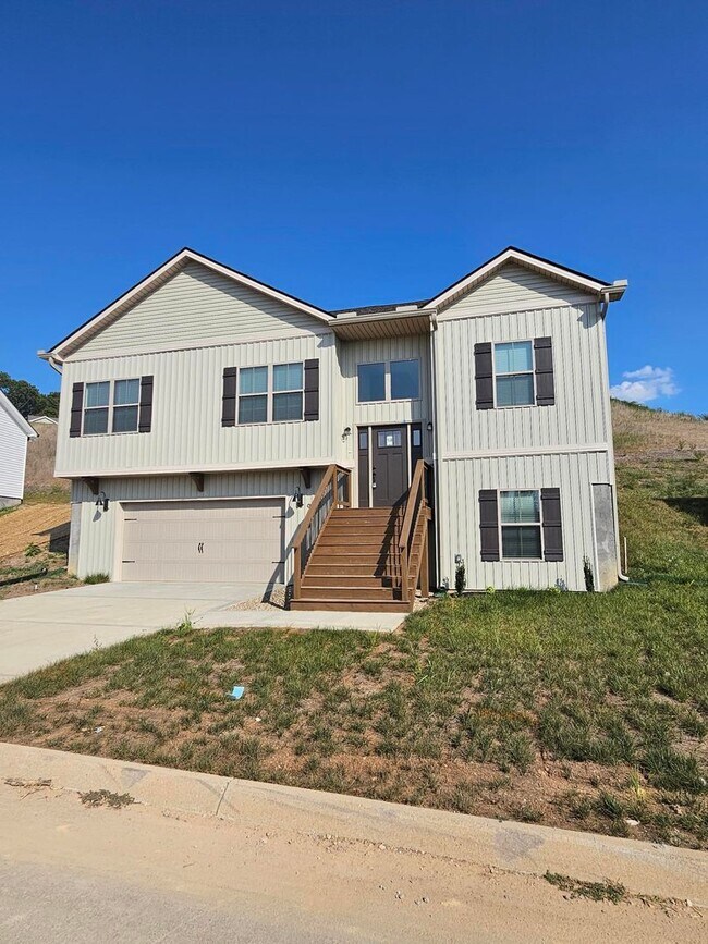 Building Photo - Brand-New Construction in Karns – Washer &...