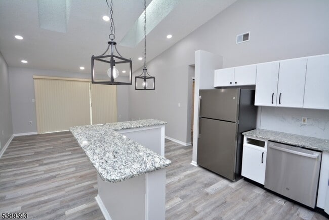 Foto del edificio - 125 Sapphire Ln