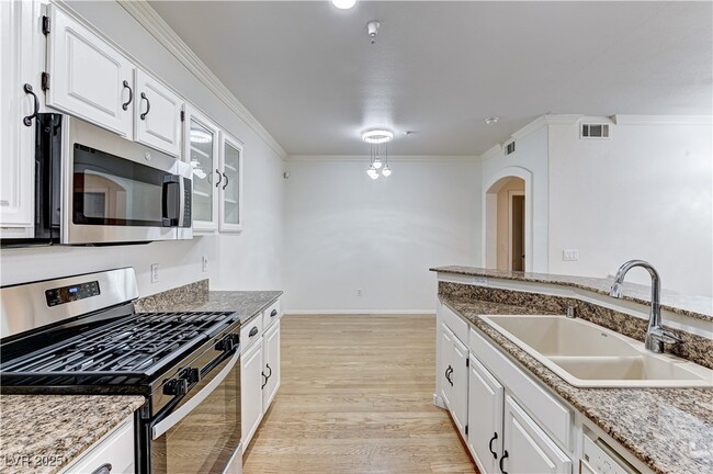 Building Photo - 5855 Valley Dr