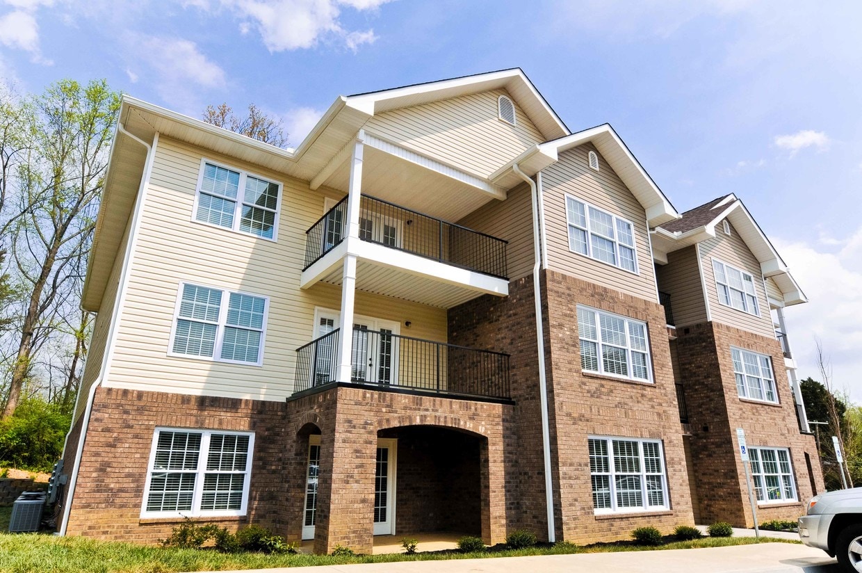 Foto principal - 709 E Inskip Dr