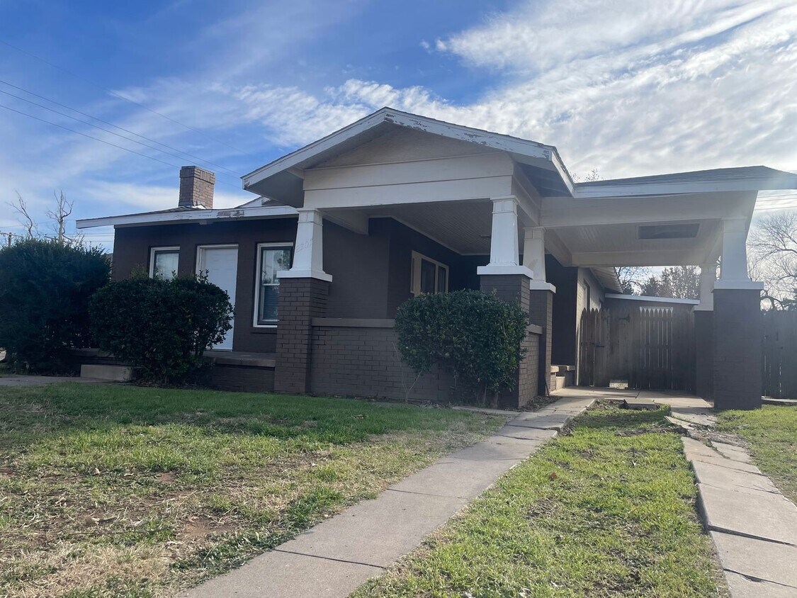 Primary Photo - PRE-LEASING 4-bedroom, 2-bathroom