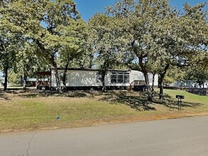 Building Photo - 1601 Quail Run