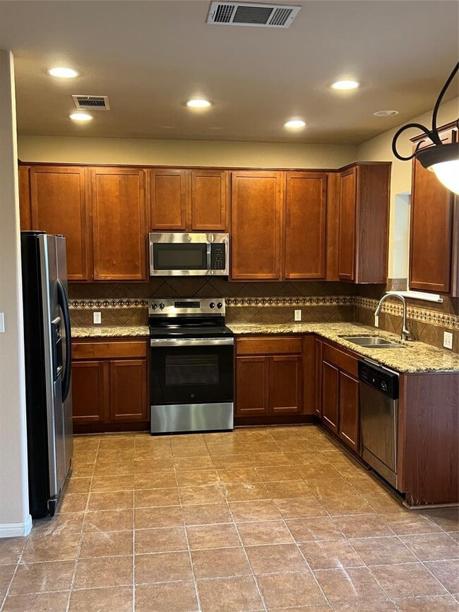 Building Photo - 30003 Bumble Bee Dr