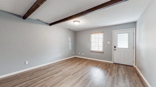 Foto del edificio - 105 Woods Ave