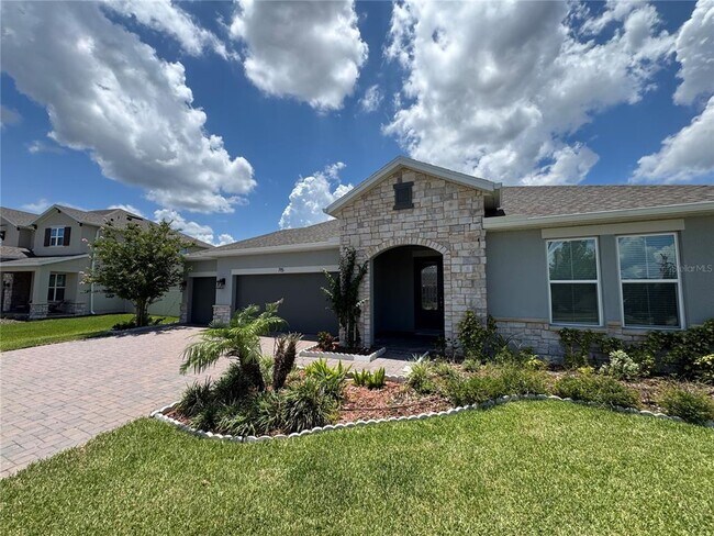 Foto del edificio - 715 Blue Citrus Ln