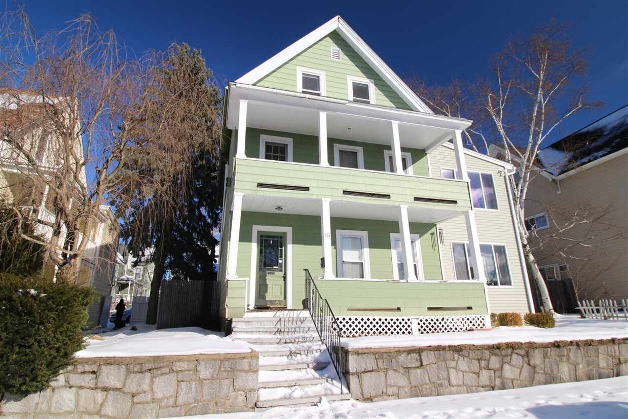 15 Liberty St Unit 3, Manchester, NH 03104 Room for Rent in