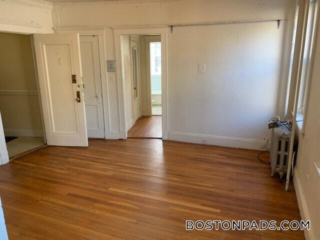 Building Photo - 235 Park Dr