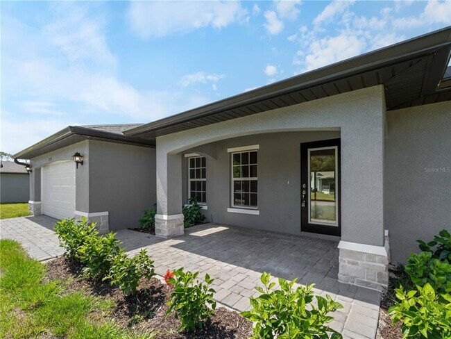 Foto del edificio - 22376 Blanchard Ave