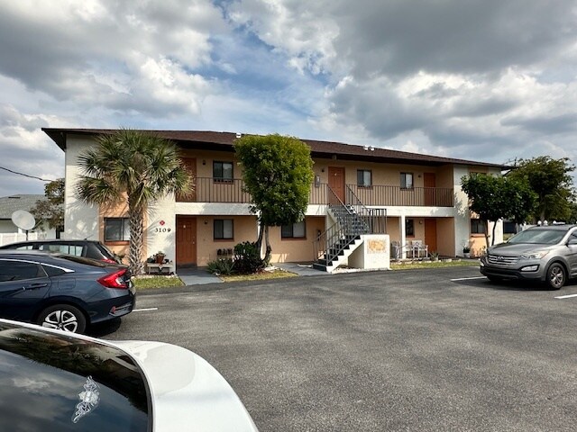 Primary Photo - Villa Maria Apartments