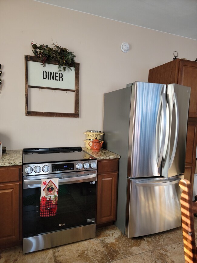 New Appliances including washer and dryer - 1600 Surprise Valley Rd