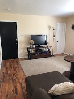 Foto del edificio - 6912-6914 W Oklahoma Ave