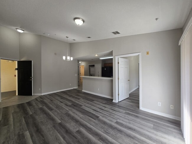 Foto del edificio - 3631 Kirkpatrick Cir