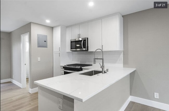 Building Photo - 1024 Mission Dr