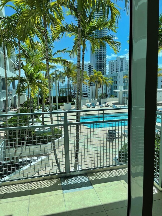 Foto del edificio - 350 NE 24th St